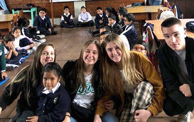 Ursulinenschüler zu Besuch in Miramar/Peru